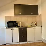Roman Arch- Low Budget Doublebed Room In Top Center