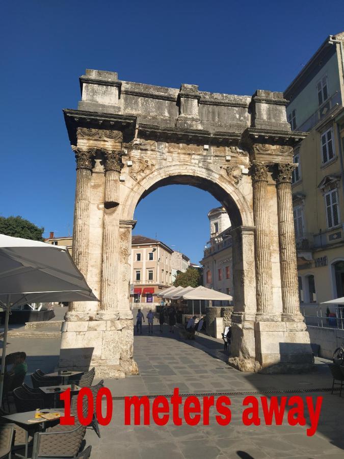 Guest house Roman Arch- Low Budget Doublebed In Top Center *