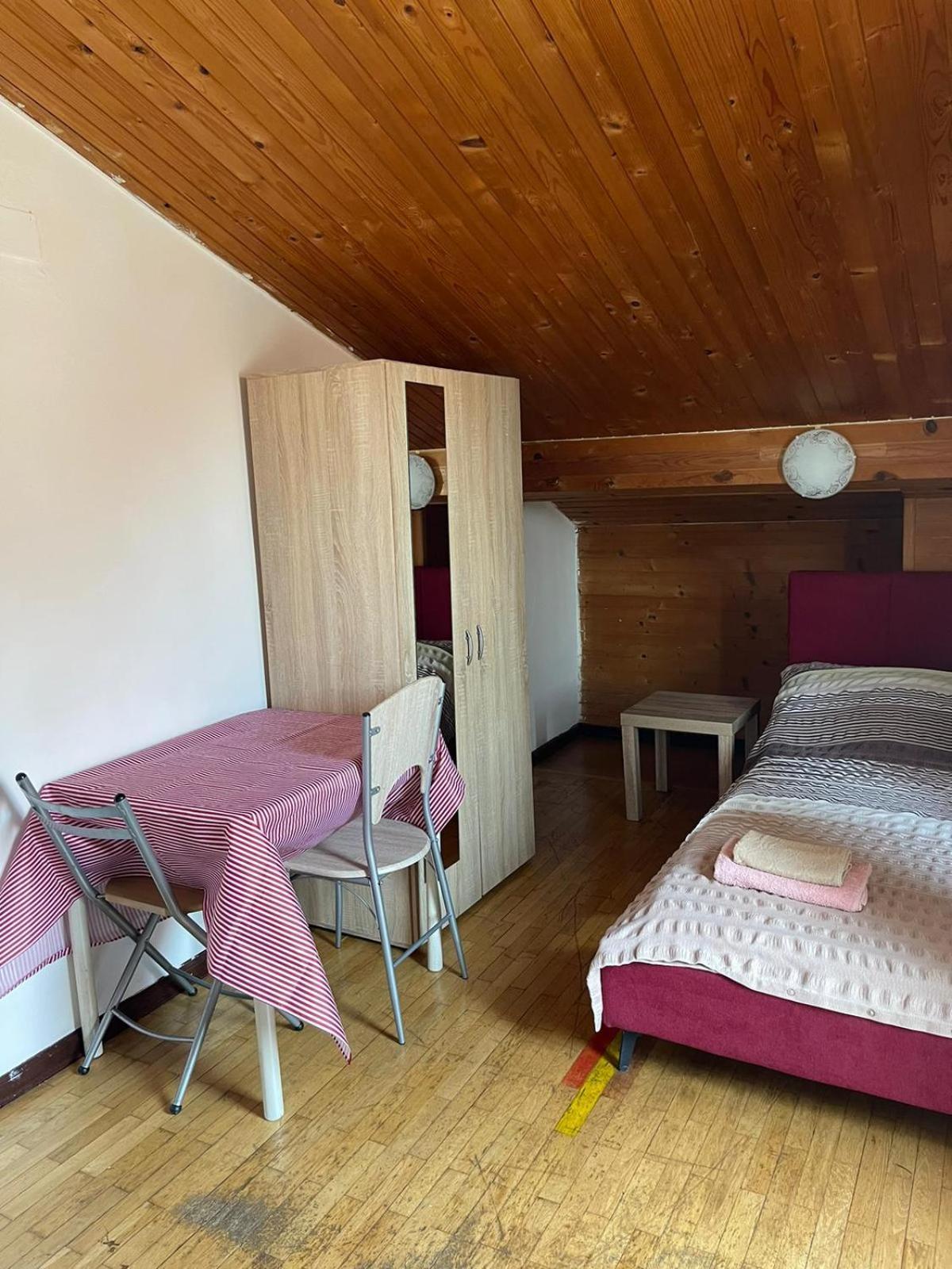 Guest house Roman Arch- Low Budget Doublebed In Top Center Pula